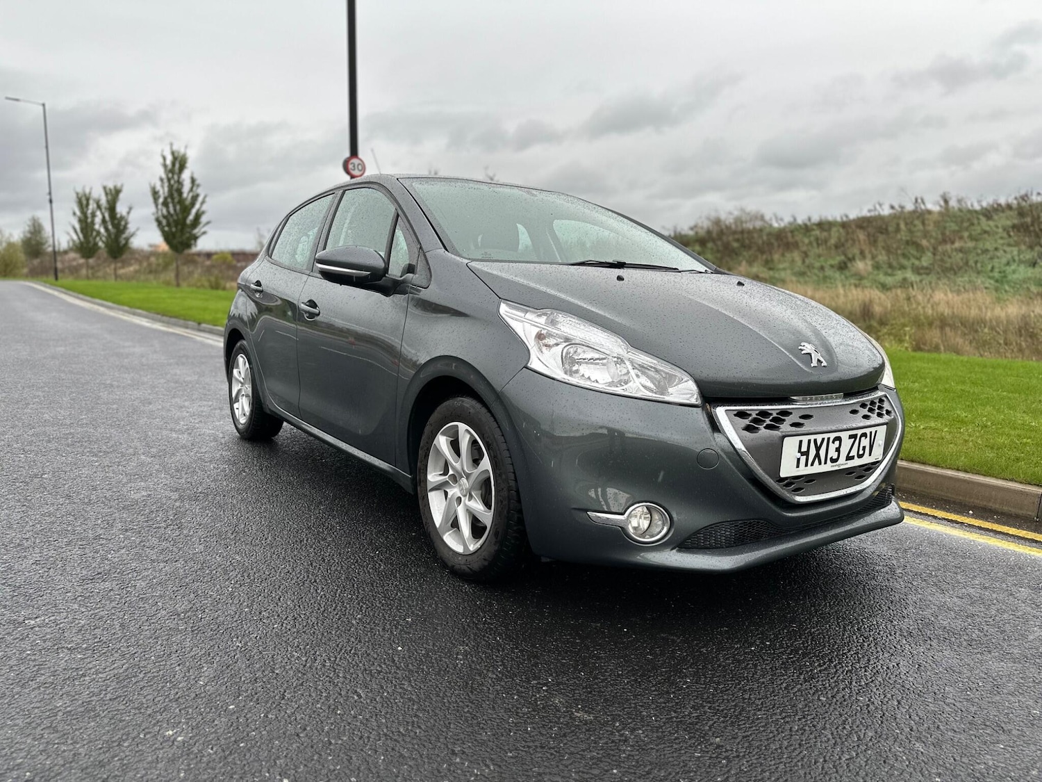 Used Peugeot 208 2013 for sale - 76404971: Photo 8