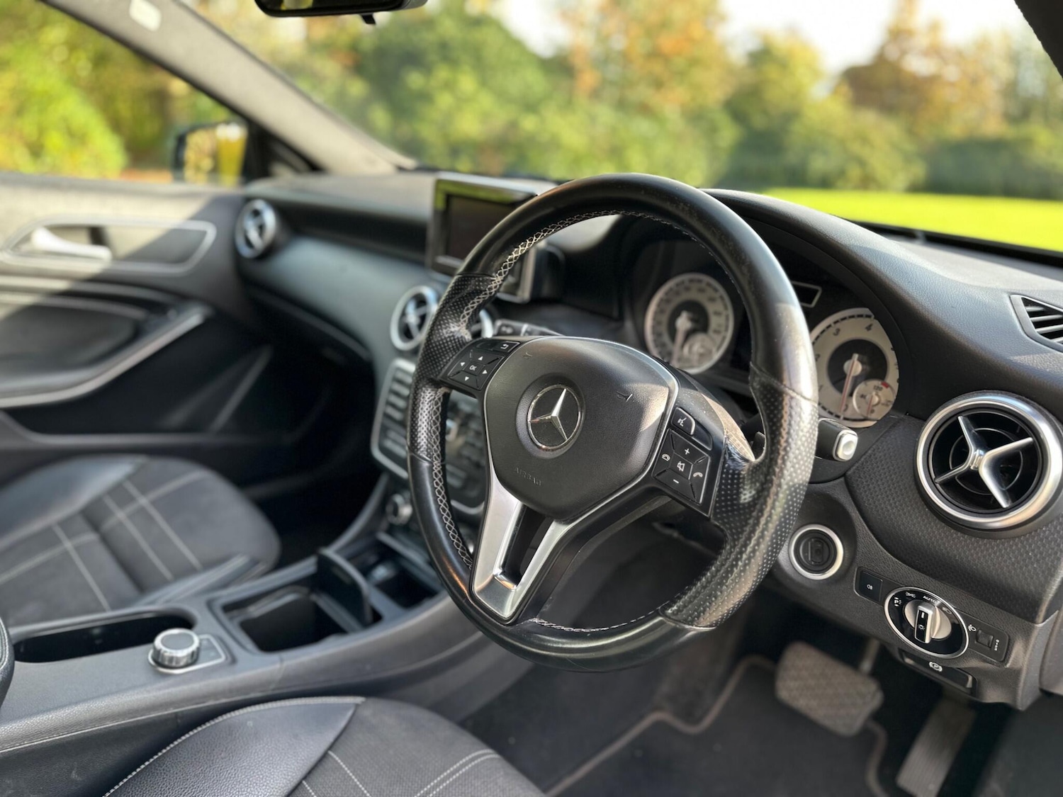 Used Mercedes-Benz A-Class 2014 for sale - 76404974: Photo 32