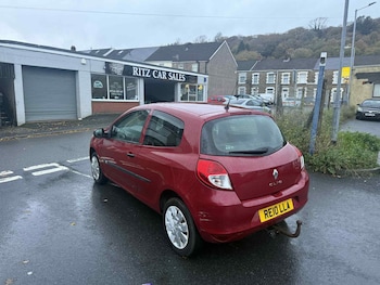 Used Renault Clio 2010 for sale - 76454892: Photo