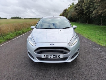 Used Ford Fiesta 2017 for sale - 76082625: Photo