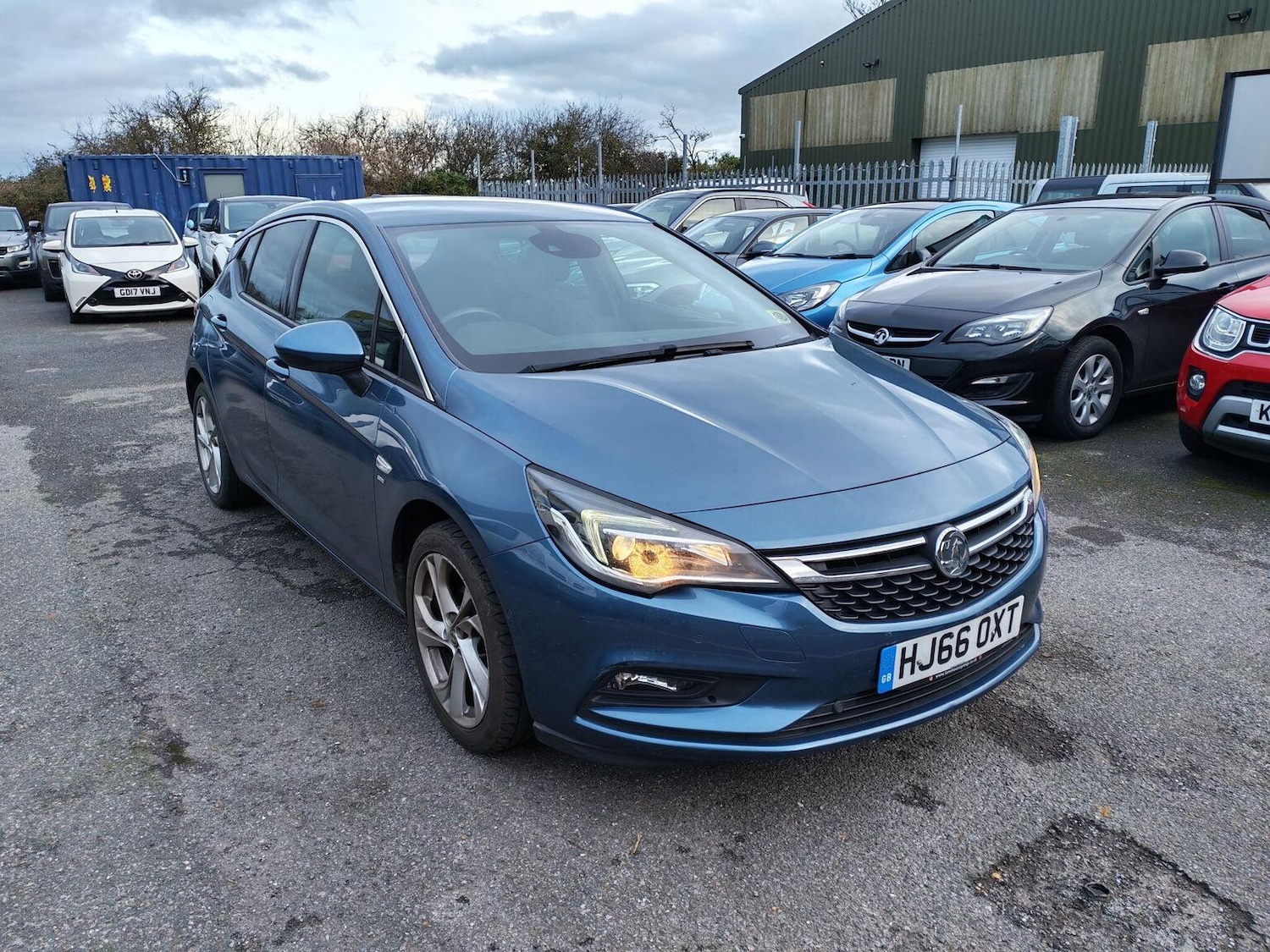 Used Vauxhall Astra 2016 for sale - 77417464: Photo 2