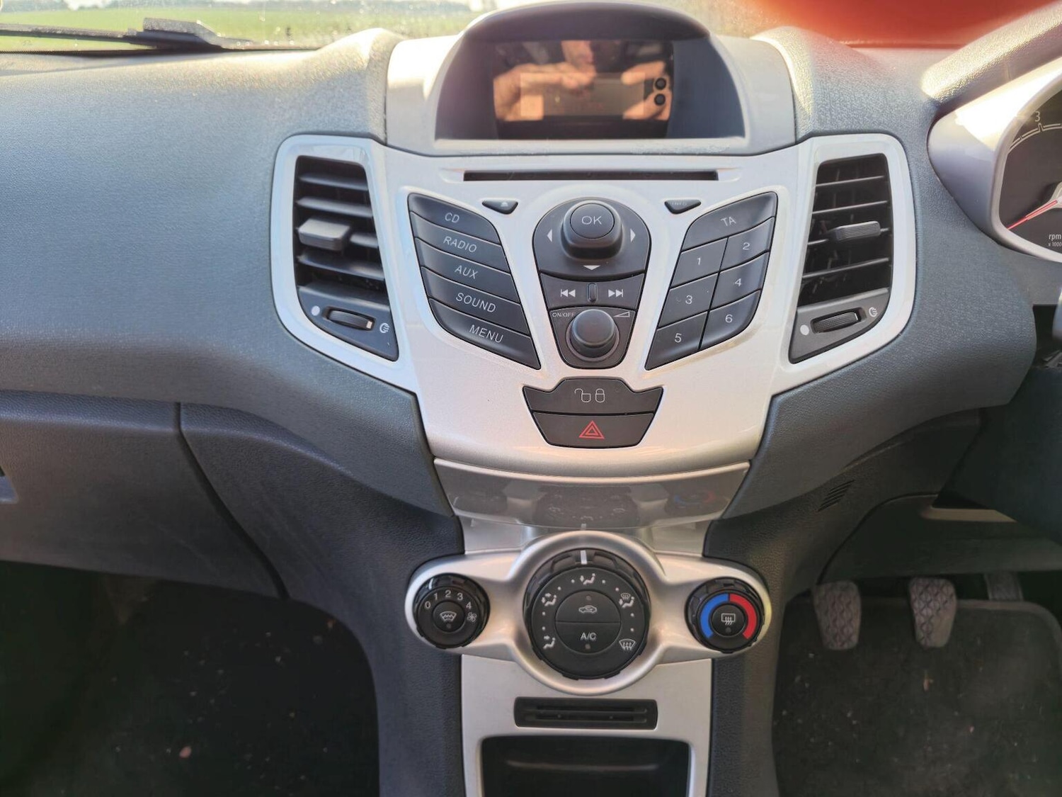 Used Ford Fiesta 2010 for sale - 76748231: Photo 18