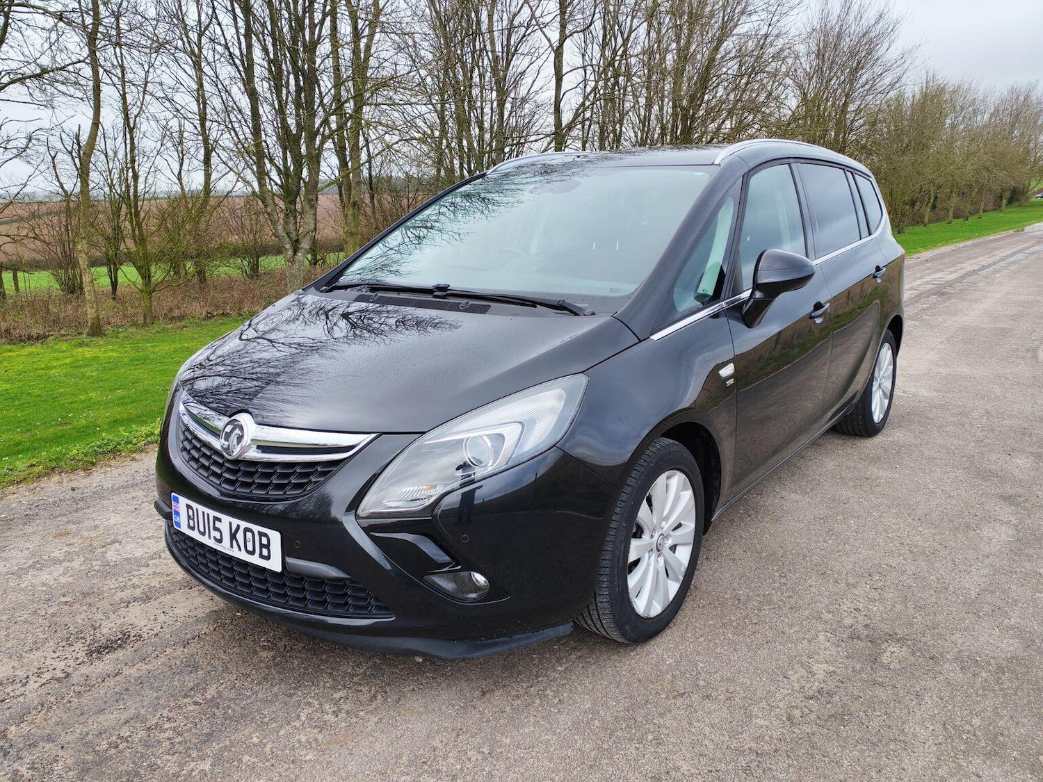 Used Vauxhall Zafira 2015 for sale - 77735748: Photo 2