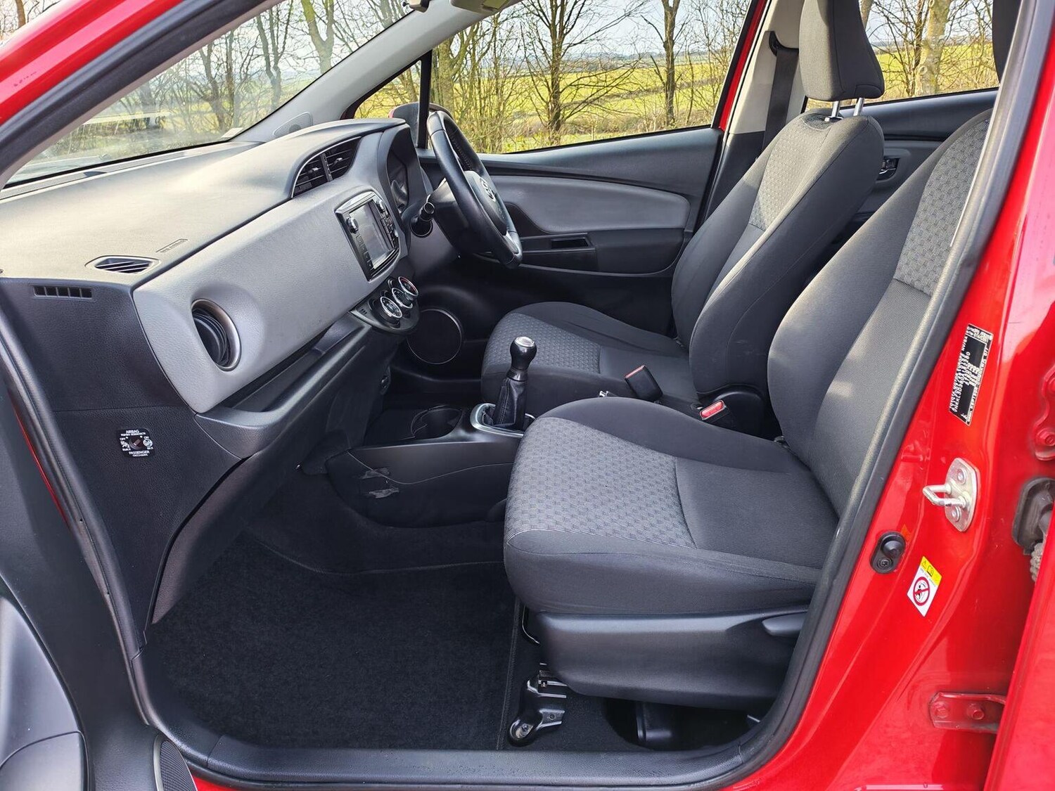 Used Toyota Yaris 2015 for sale - 77558628: Photo 19