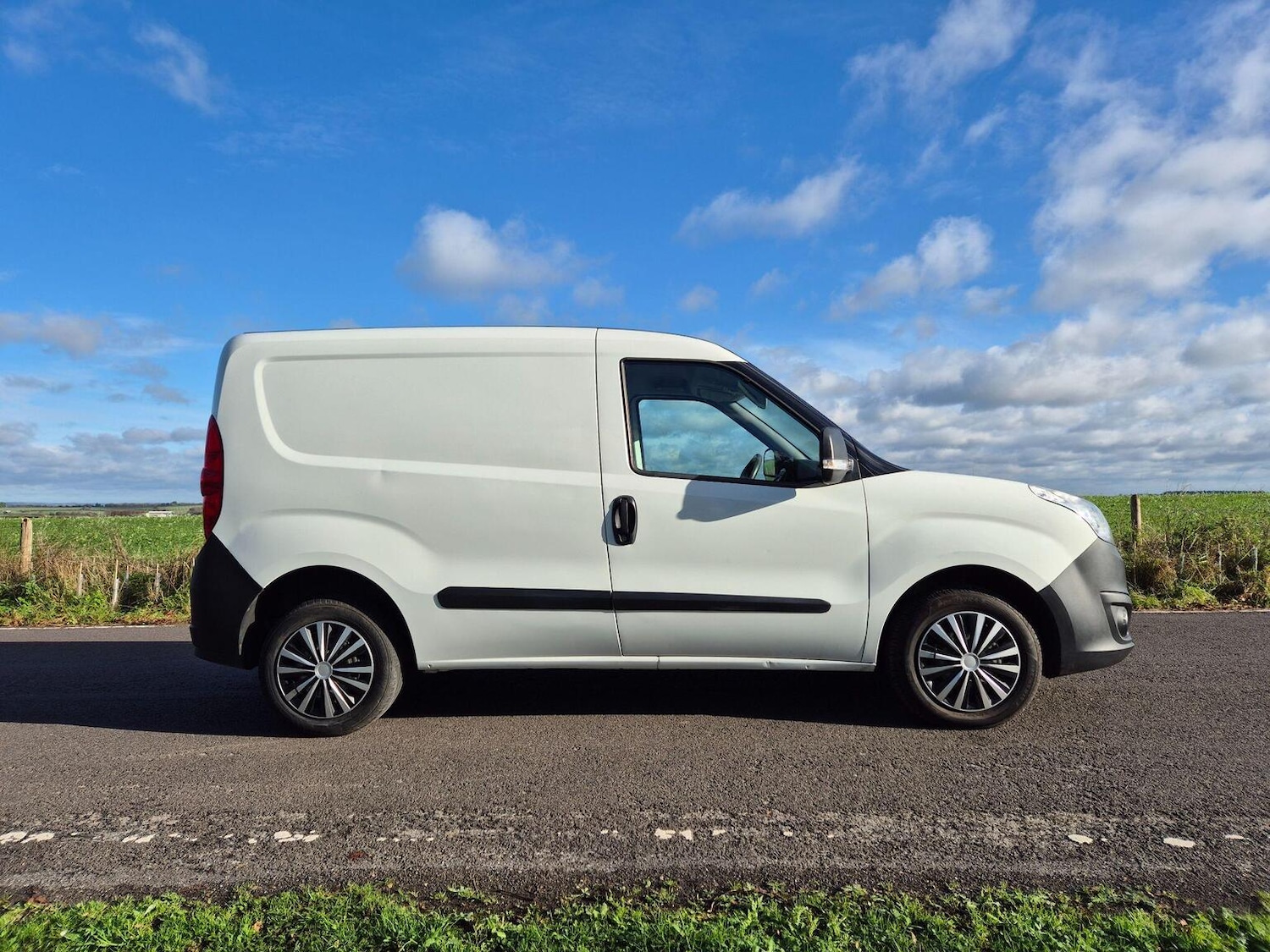 Used Vauxhall Combo 2016 for sale - 76855422: Photo 11