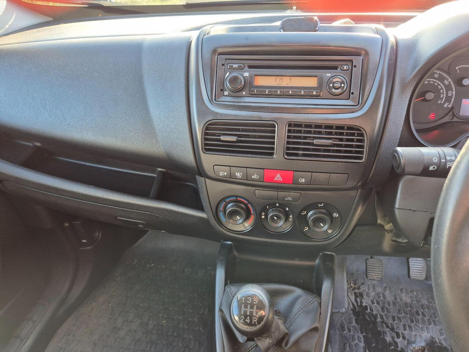 Used Vauxhall Combo 2016 for sale - 76855422: Photo 15