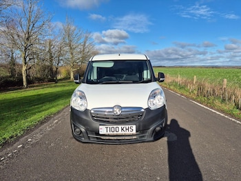 Used Vauxhall Combo 2016 for sale - 76855422: Photo