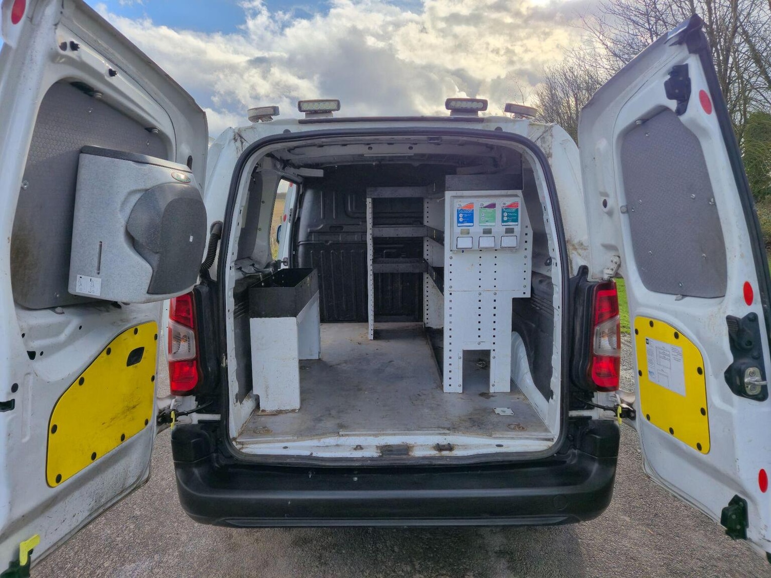 Used Peugeot Partner 2020 for sale - 77357319: Photo 17