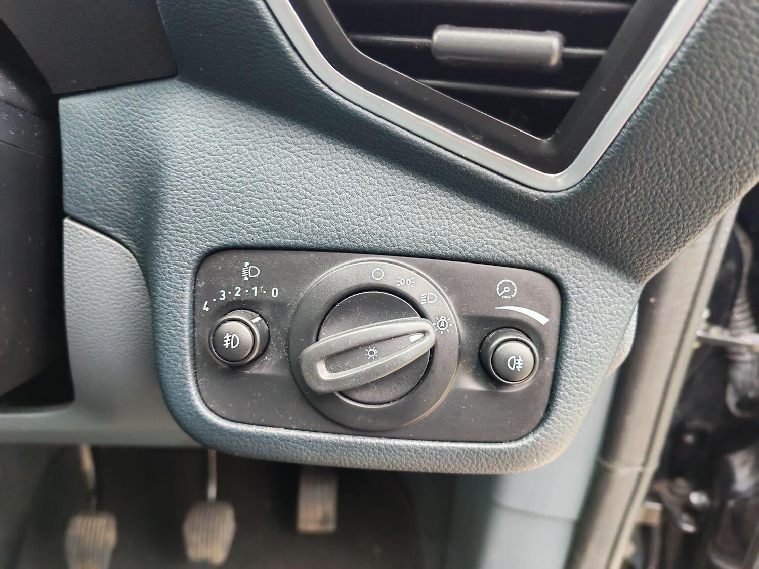 Used Ford C-Max 2010 for sale - 77709091: Photo 26