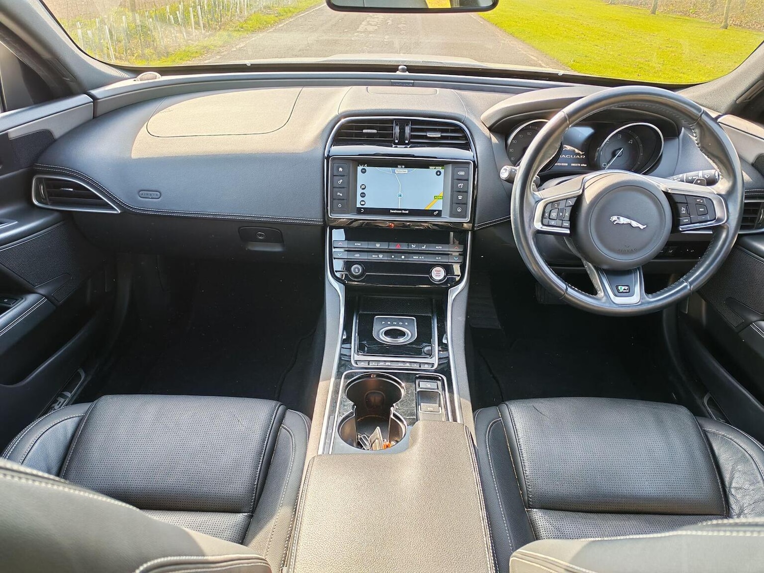 Used Jaguar XE 2015 for sale - 77968706: Photo 17