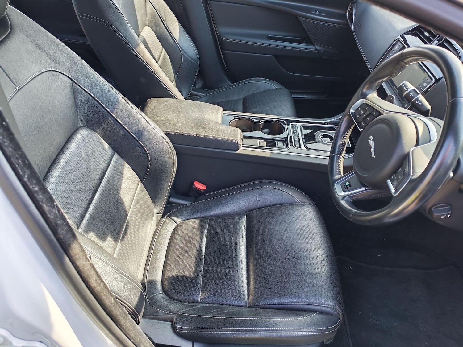 Used Jaguar XE 2015 for sale - 77968706: Photo 18