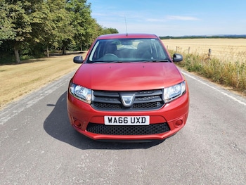 Used Dacia Sandero 2016 for sale - 79323918: Photo