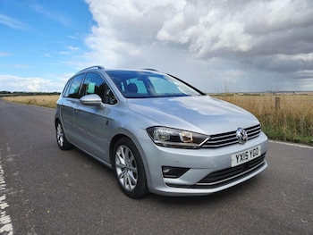 Used Volkswagen Golf SV 2015 for sale - 76082754: Photo