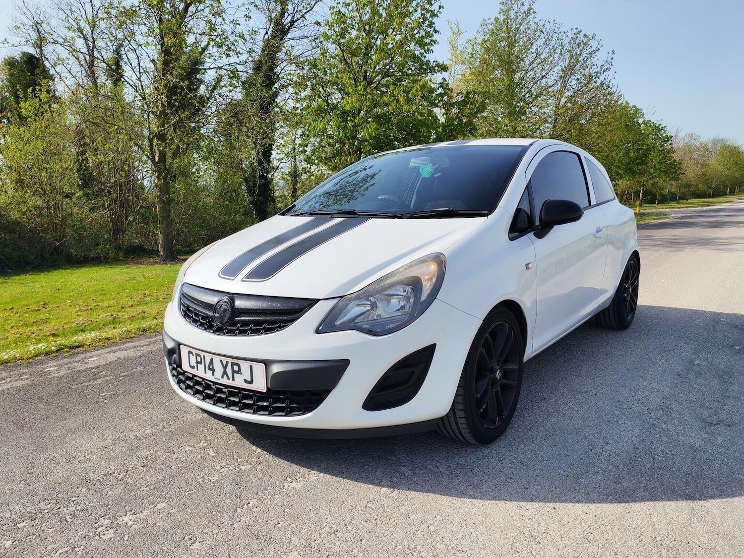 Used Vauxhall Corsa 2014 for sale - 78168832: Photo 2