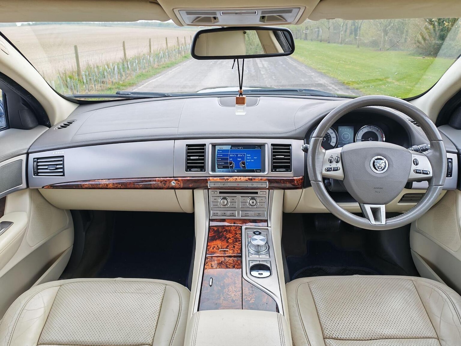 Used Jaguar XF 2011 for sale - 77997245: Photo 17