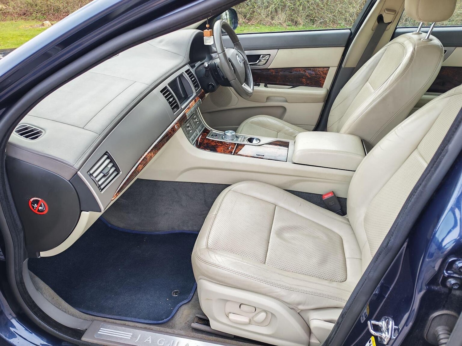 Used Jaguar XF 2011 for sale - 77997245: Photo 21