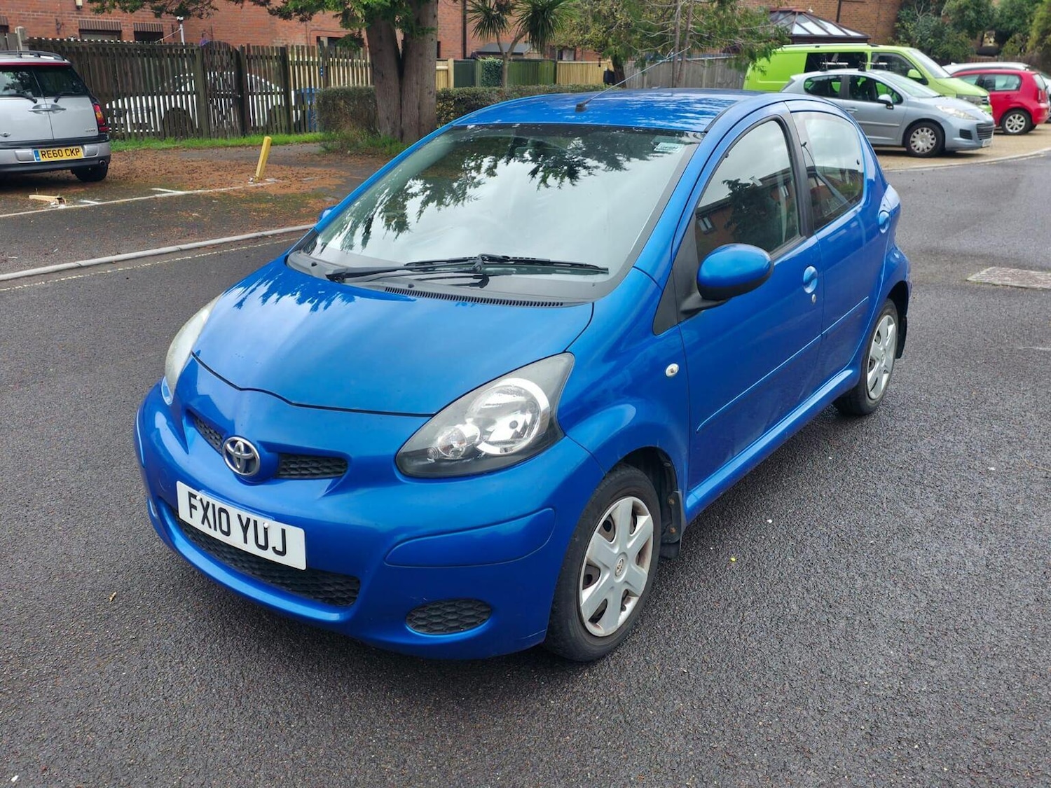Used Toyota AYGO 2010 for sale - 76488660: Photo 2