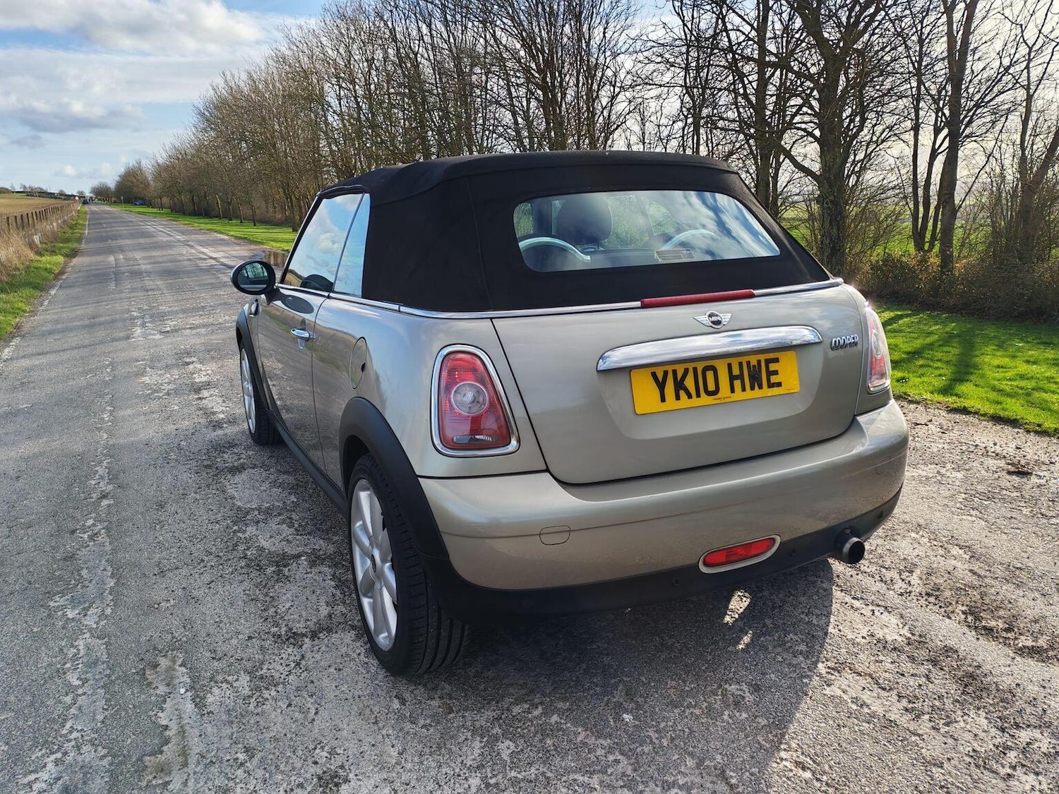 Used MINI Convertible 2010 for sale - 77707262: Photo 19
