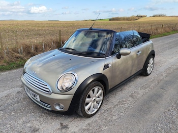 Used MINI Convertible 2010 for sale - 77707262: Photo