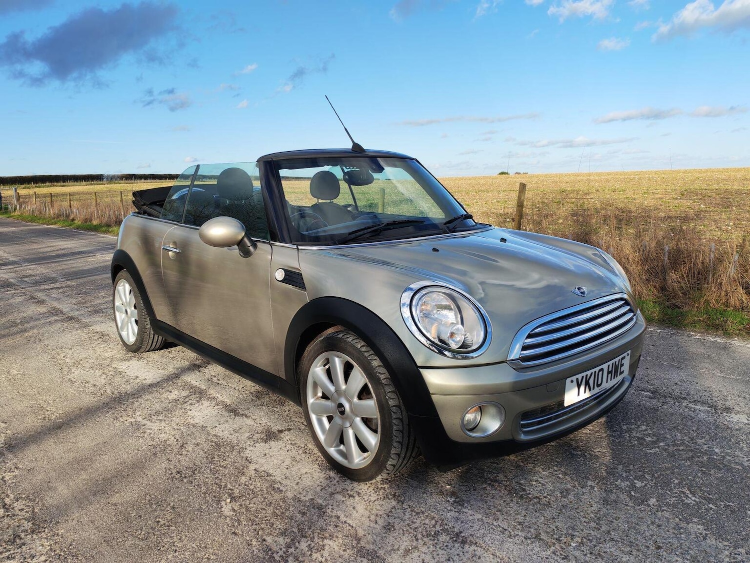 Used MINI Convertible 2010 for sale - 77707262: Photo 4