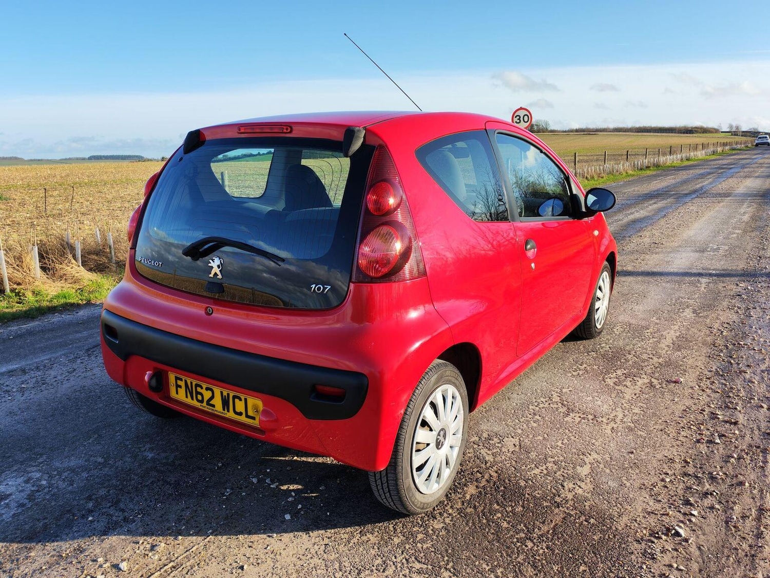 Used Peugeot 107 2014 for sale - 77636925: Photo 8