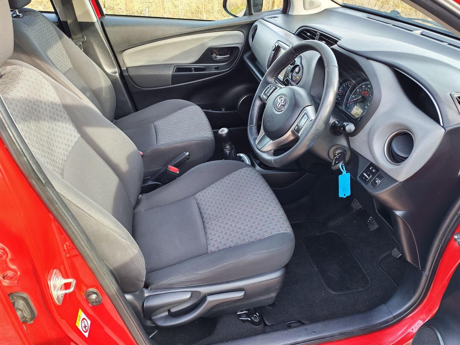 Used Toyota Yaris 2015 for sale - 77931264: Photo 18