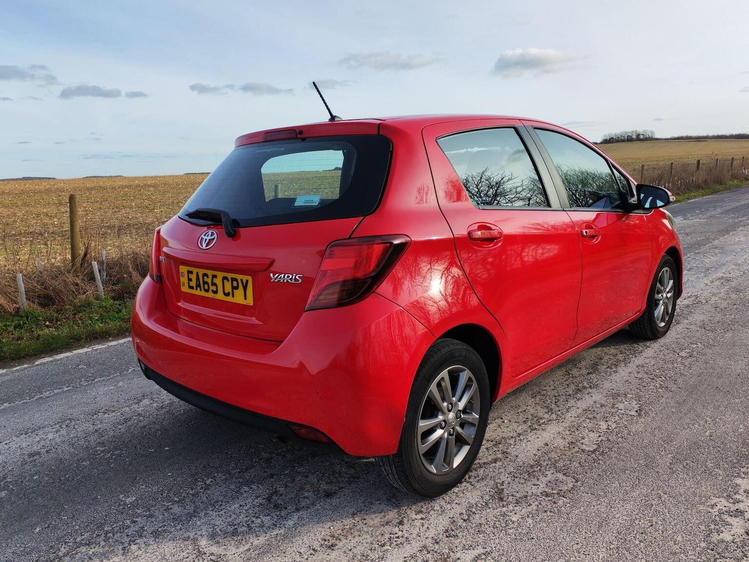 Used Toyota Yaris 2015 for sale - 77931264: Photo 25