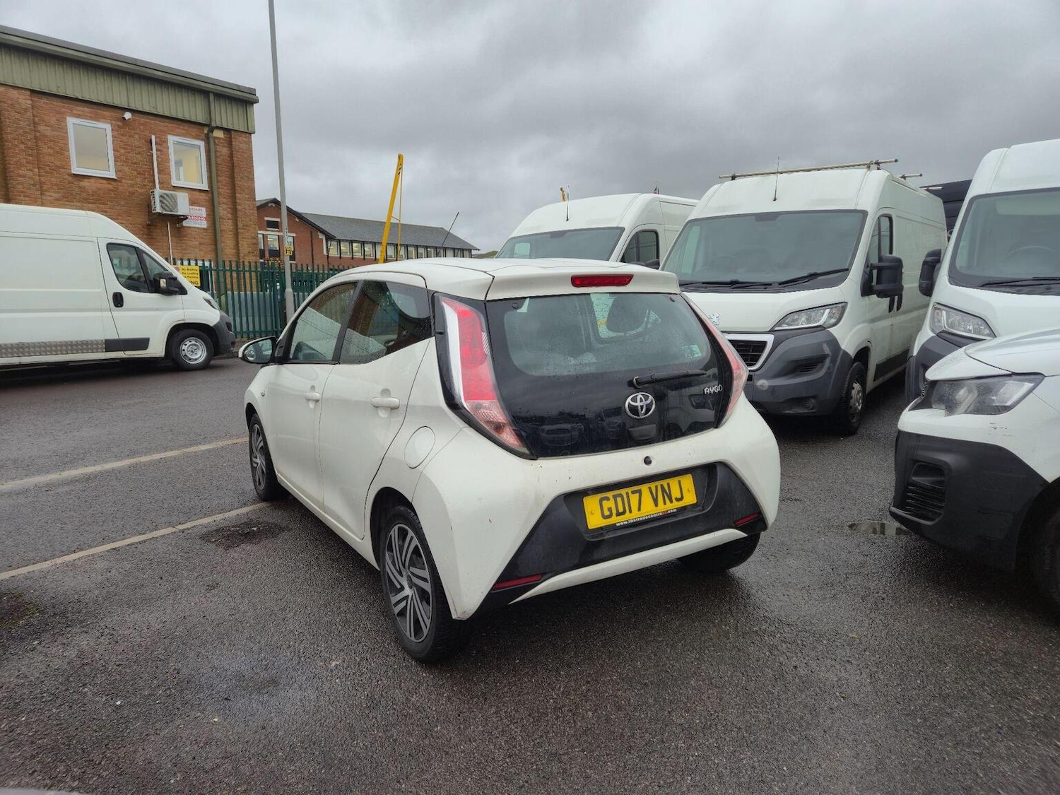 Used Toyota AYGO 2017 for sale - 77277423: Photo 3