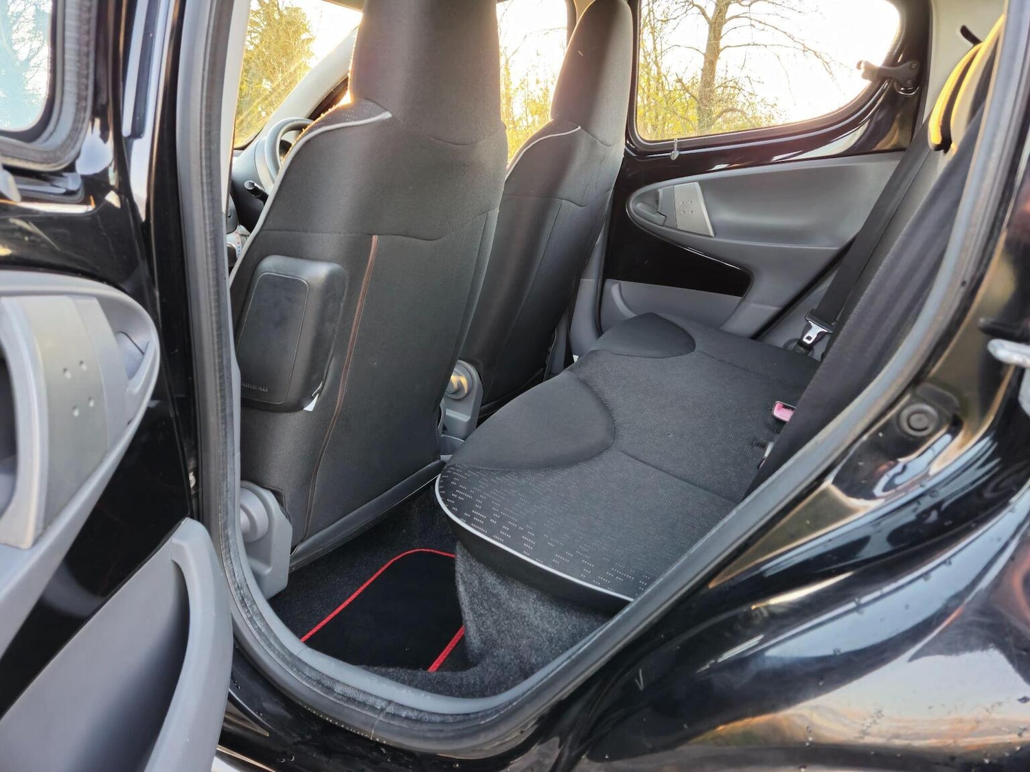 Used Peugeot 107 2010 for sale - 77318307: Photo 17