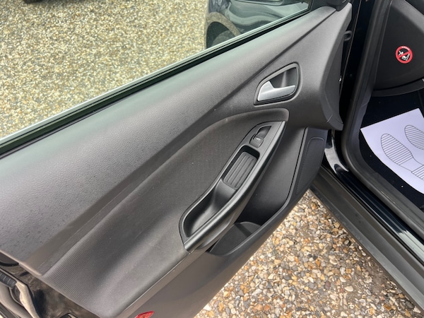 Used Ford Focus 2013 for sale - 76017235: Photo 15