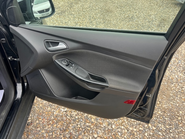 Used Ford Focus 2013 for sale - 76017235: Photo 9