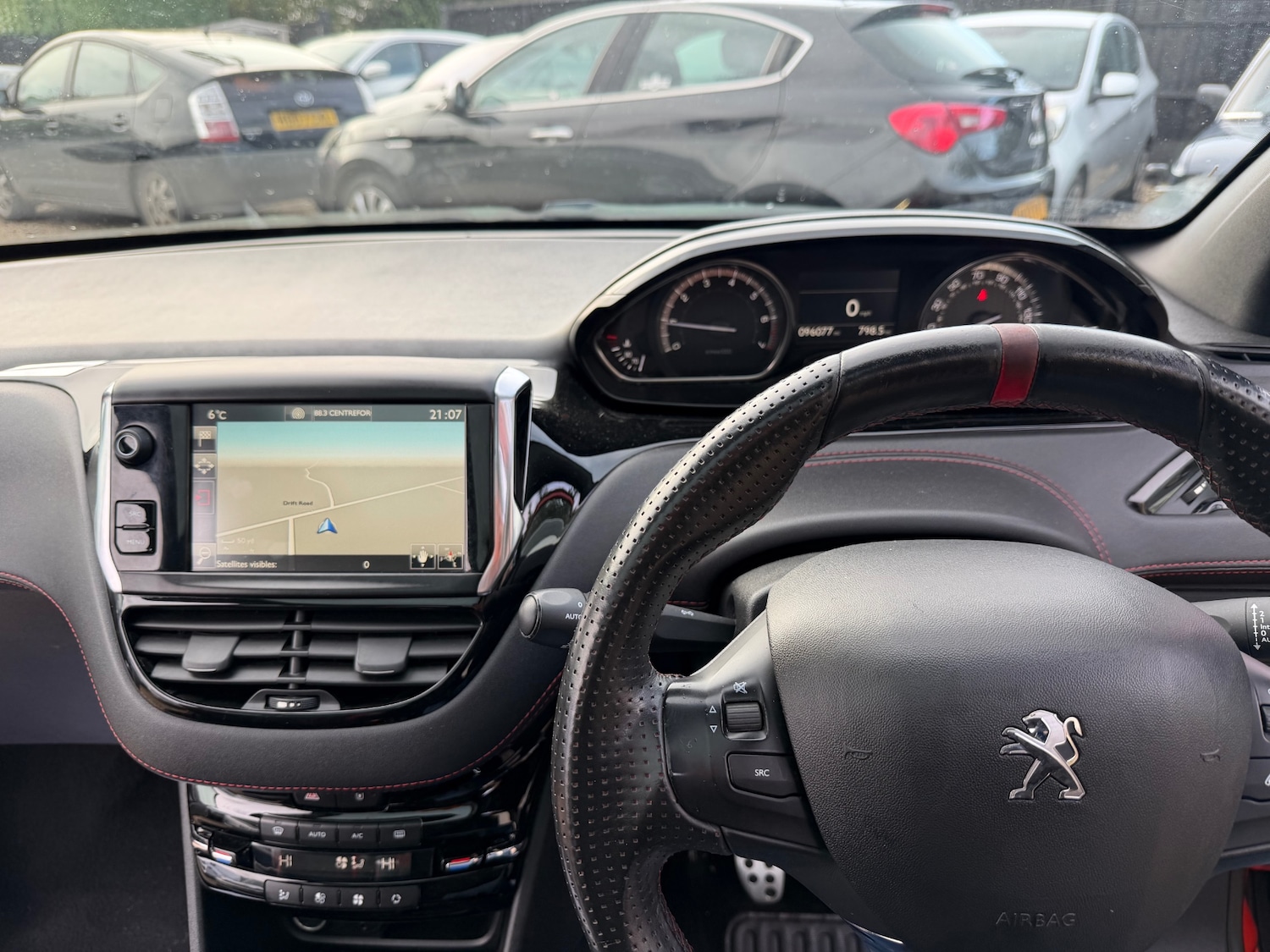 Used Peugeot 208 2016 for sale - 77115953: Photo 14