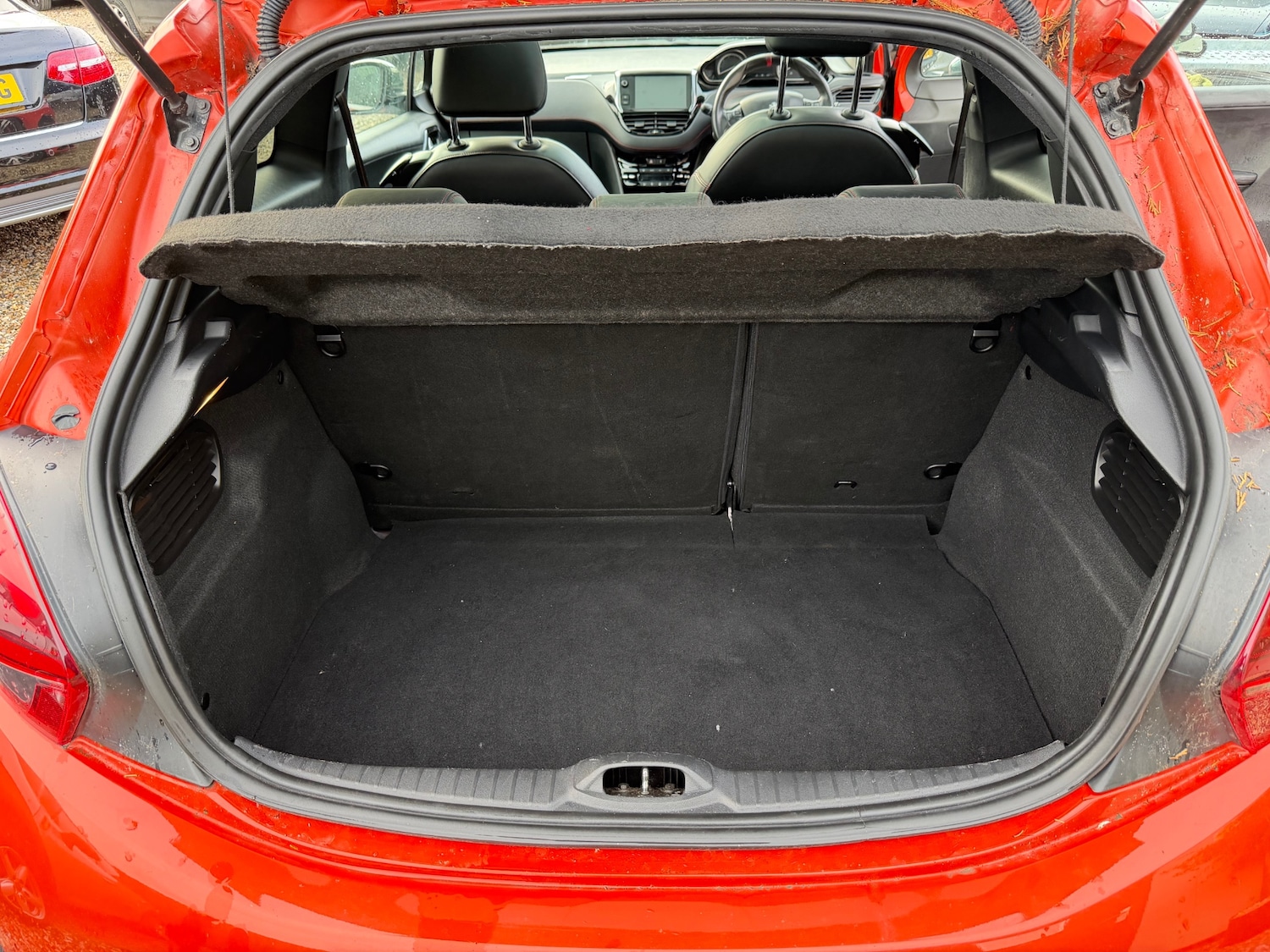 Used Peugeot 208 2016 for sale - 77115953: Photo 9