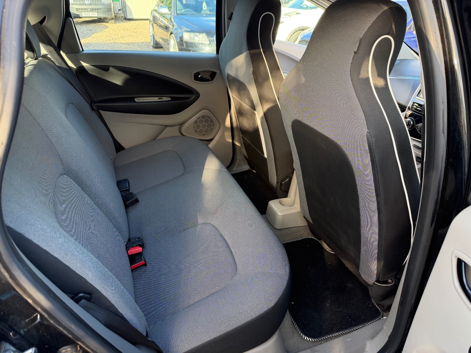 Used Renault Zoe 2013 for sale - 76626431: Photo 9