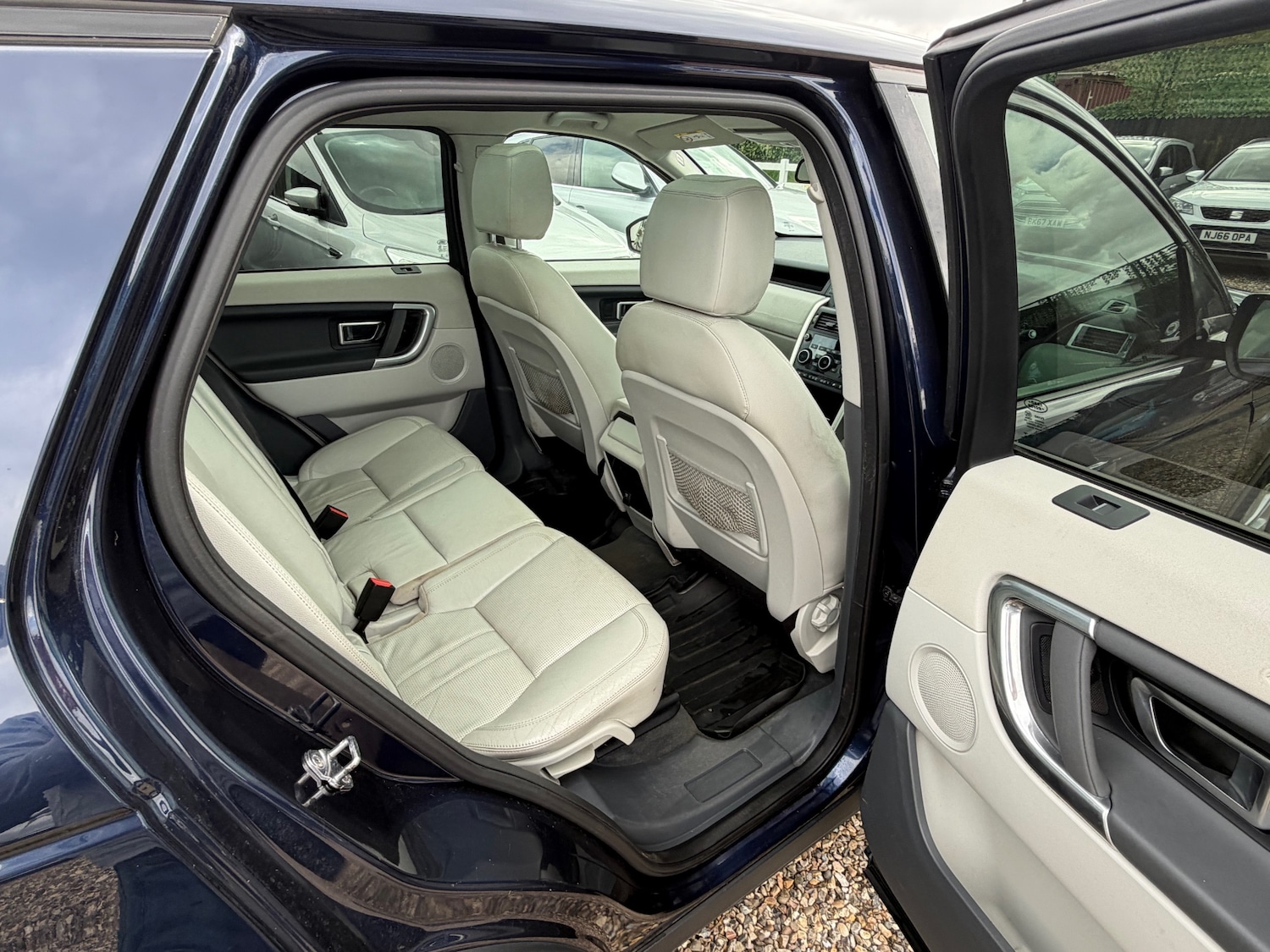 Used Land Rover Discovery Sport 2015 for sale - 78064911: Photo 11