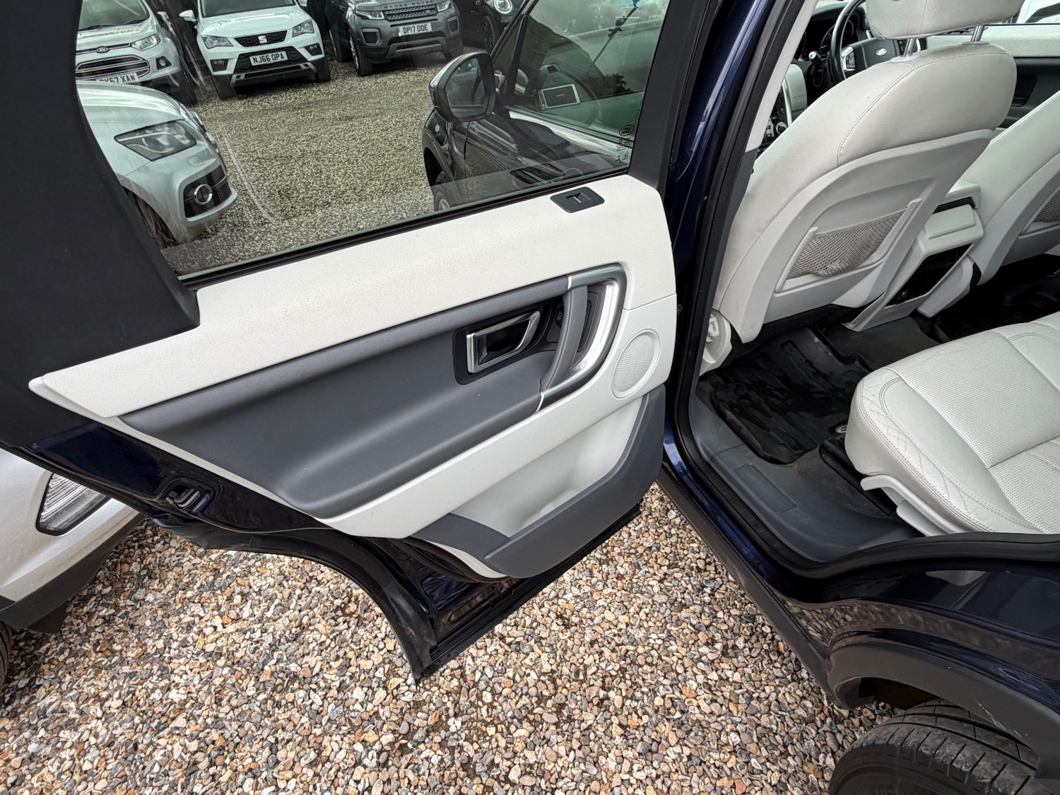 Used Land Rover Discovery Sport 2015 for sale - 78064911: Photo 14