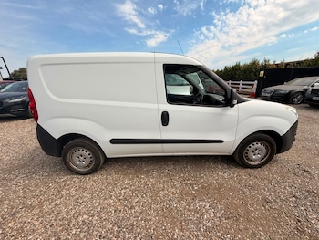 Used Vauxhall Combo 2015 for sale - 79423835: Photo