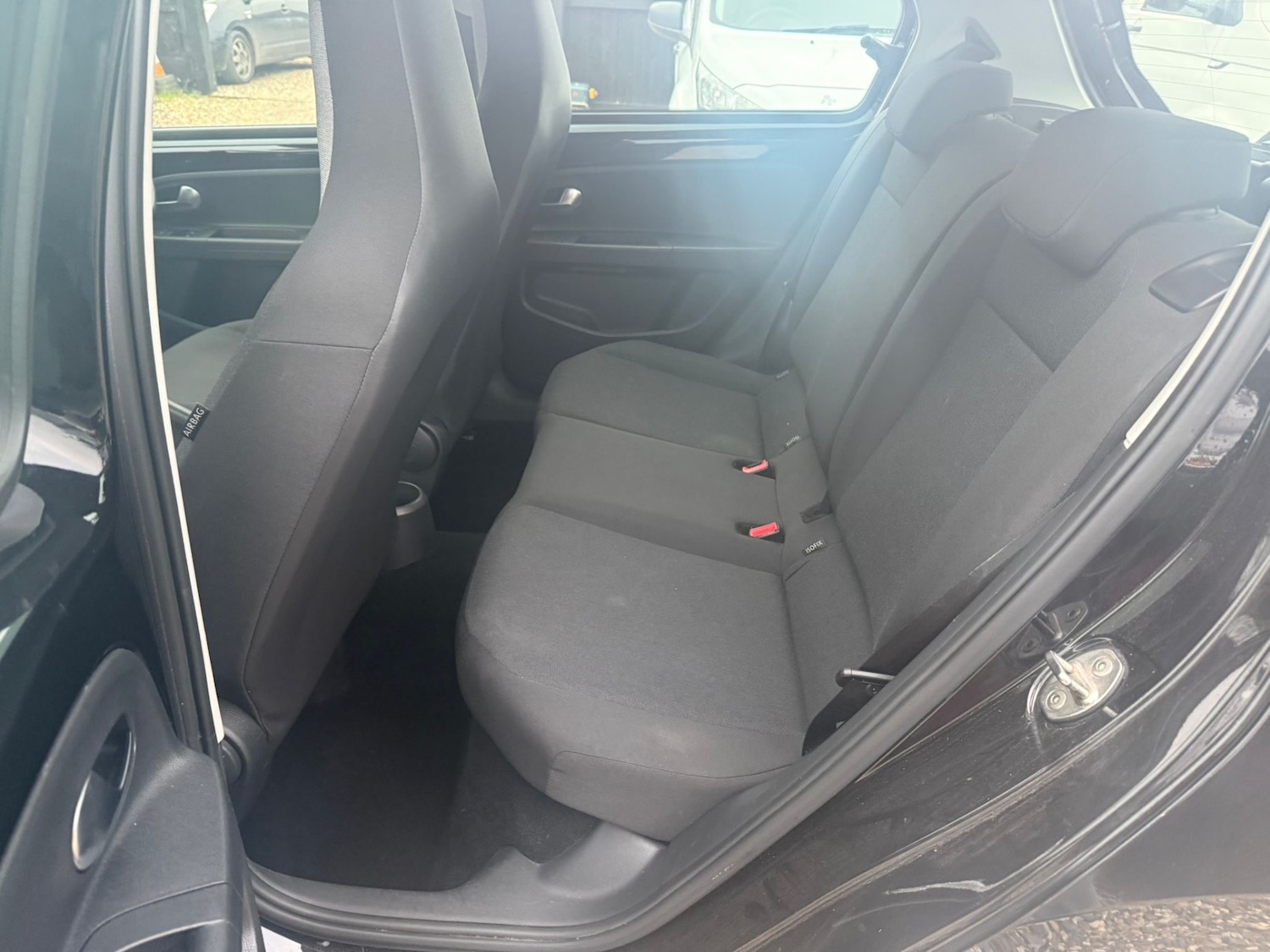 Used Volkswagen up! 2018 for sale - 77140878: Photo 12