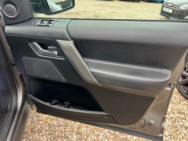 Used Land Rover Freelander 2009 for sale - 76319809: Photo 9