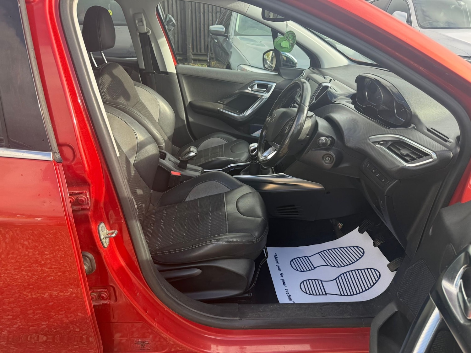 Used Peugeot 2008 2014 for sale - 77558819: Photo 12