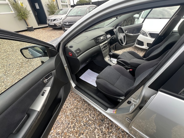 Used Toyota Corolla 2004 for sale - 76188385: Photo 14