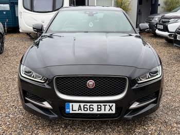 Used Jaguar XE 2017 for sale - 78970884: Photo