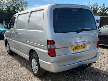 Used Toyota HiAce 2007 for sale - 79842216: Photo