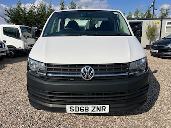 Used Volkswagen Transporter 2018 for sale - 76188388: Photo 2