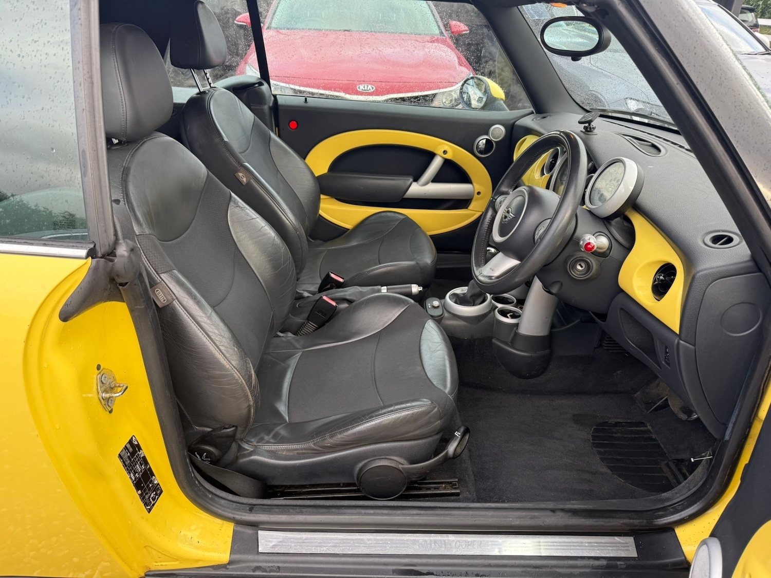 Used MINI Convertible 2004 for sale - 77298462: Photo 8