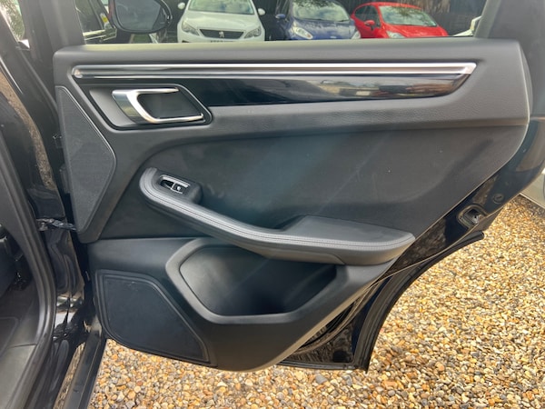 Used Porsche Macan 2015 for sale - 76347378: Photo 14