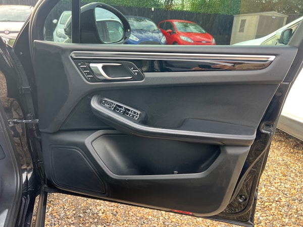 Used Porsche Macan 2015 for sale - 76347378: Photo 8