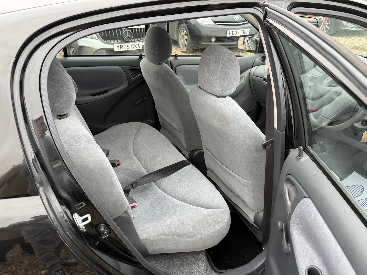 Used Toyota Yaris 2001 for sale - 77791364: Photo 10