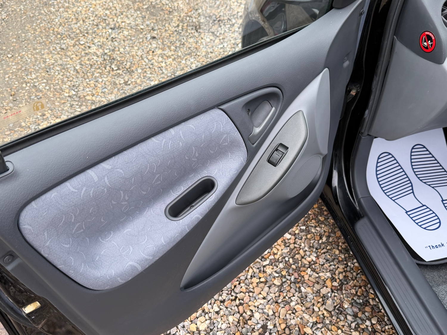 Used Toyota Yaris 2001 for sale - 77791364: Photo 16