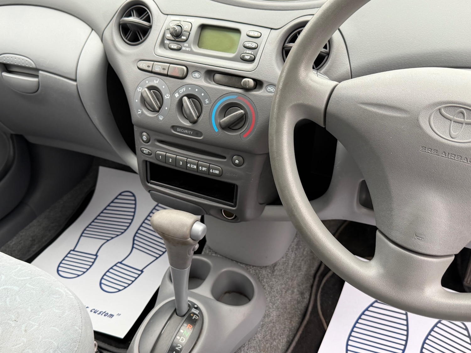 Used Toyota Yaris 2001 for sale - 77791364: Photo 17